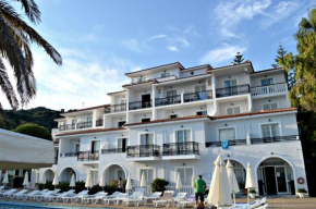 Отель Paradise Beach Hotel  Ампелокипой